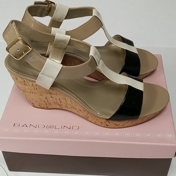 Bandolino Tan and Black Wedges - Picture 2 of 7